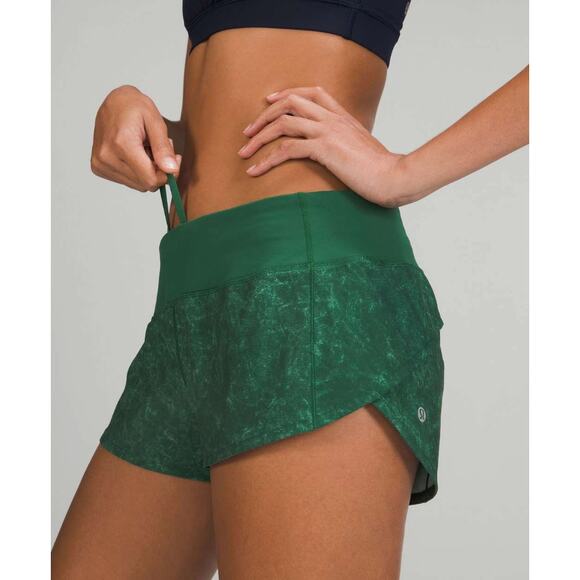 Lululemon Speed Up Low-Rise Lined Short 2.5" Everglade Size 10 - Picture 1 of 6